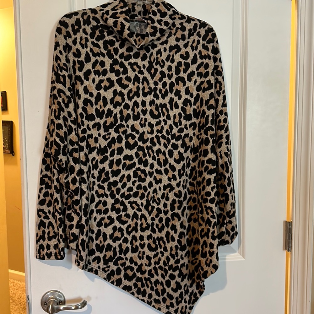 Asymmetrical leopard print top